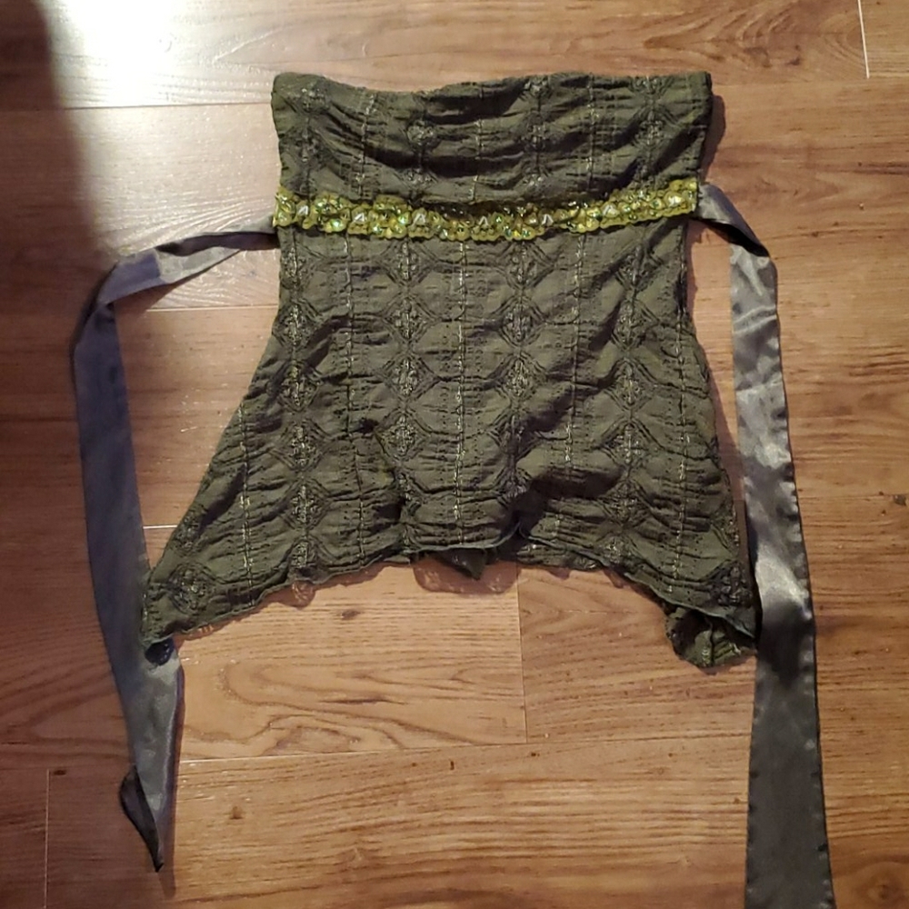 Green crop top